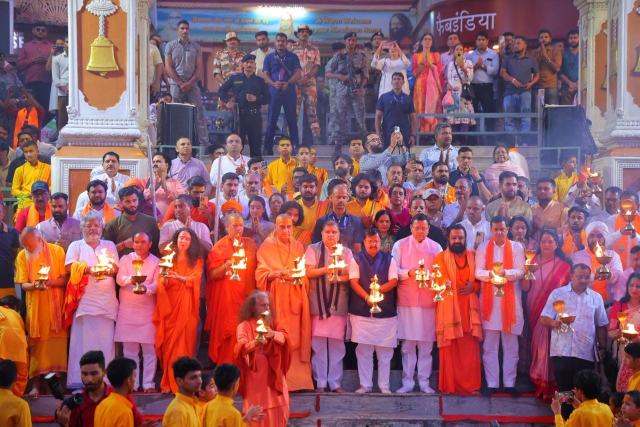 भाजपा राष्ट्रीय अध्यक्ष नितिन नवीन गंगा आरती में हुए शामिल