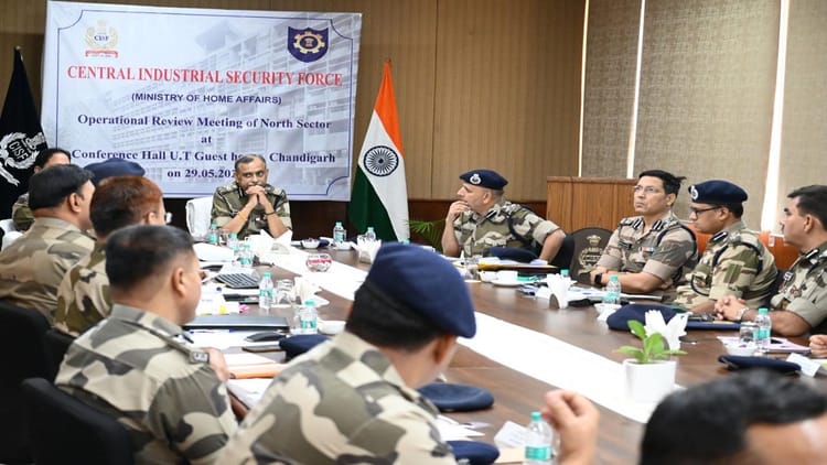 CISF: चंडीगढ़ हवाई अड्डे पर पहुंचे सीआईएसएफ डीजी, ड्रोन हमला और तोड़फोड़ विरोधी गतिविधियों से बचाव पर फोकस