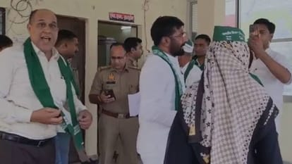 UP Big News: कानपुर में रोने वाला पत्थर, महिला दरोगा से ससुर ने किया दुष्कर्म; पुल टूटने से छह मजदूरों की मौत UP Big News: The 'Weeping Stone' of Kanpur; Father-in-law Rapes Female Sub-Inspector; Befriending an Enemy to