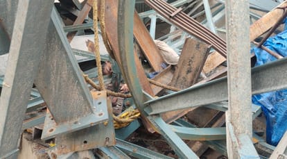 Major Tragedy in Hamirpur UnderConstruction Bridge Collapses Several Dead Under Debris Rescue Operations