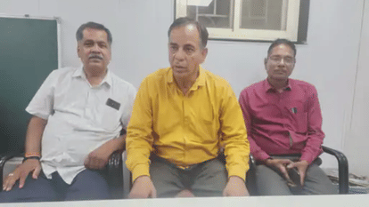 Indore News Govt School Principal Arrested Red Handed By Lokayukta For Bribe