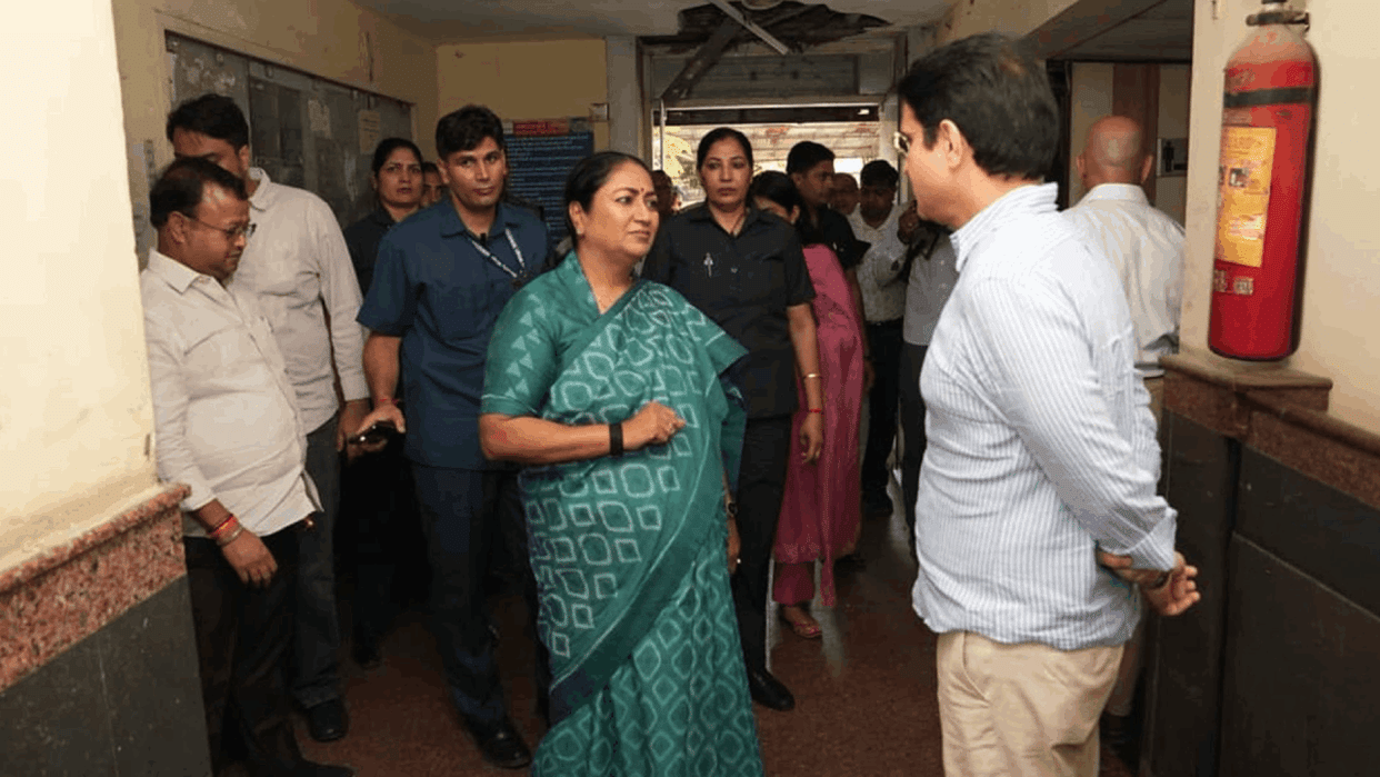 CM Rekha Conducts Surprise Inspection of Revenue Department Offices Directs Improvements