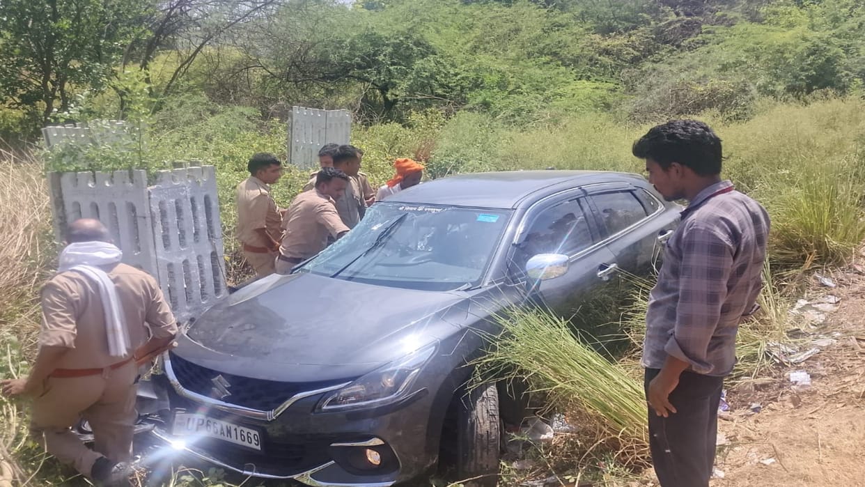 Three people, including a couple, died in a collision between a bus and a car on the highway