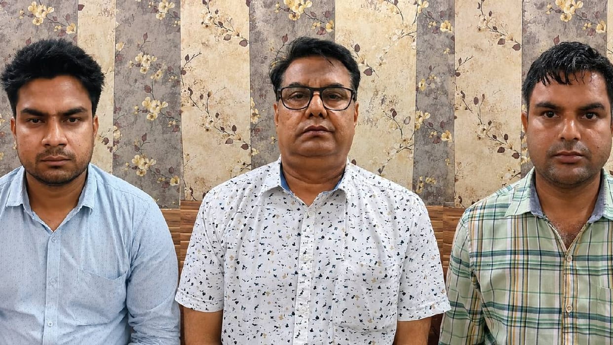 UP: Major Vigilance Action—Three Employees, Including a DSO, Caught Accepting Bribes; Here Is How the Trap Was