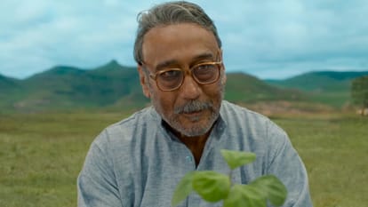 The Great Grand Superhero Review And Rating Jackie Shroff Bhagyashree Mihir Godbole Prateik Smita Patil