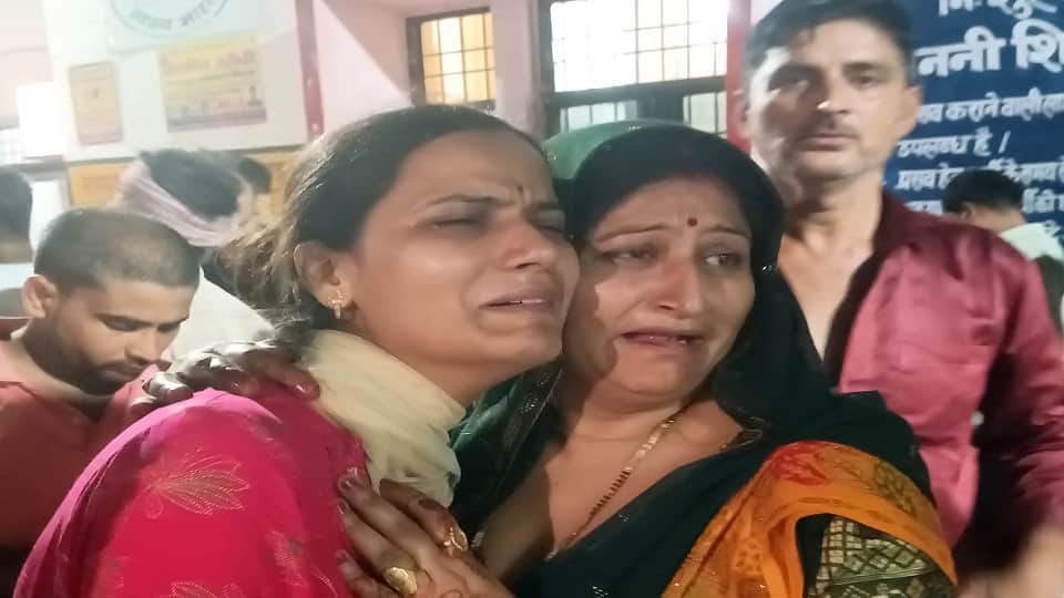 4-Year-Old Girl Dies After Falling Into 70-Foot Well in Agra, Villagers Protest Rescue Delay