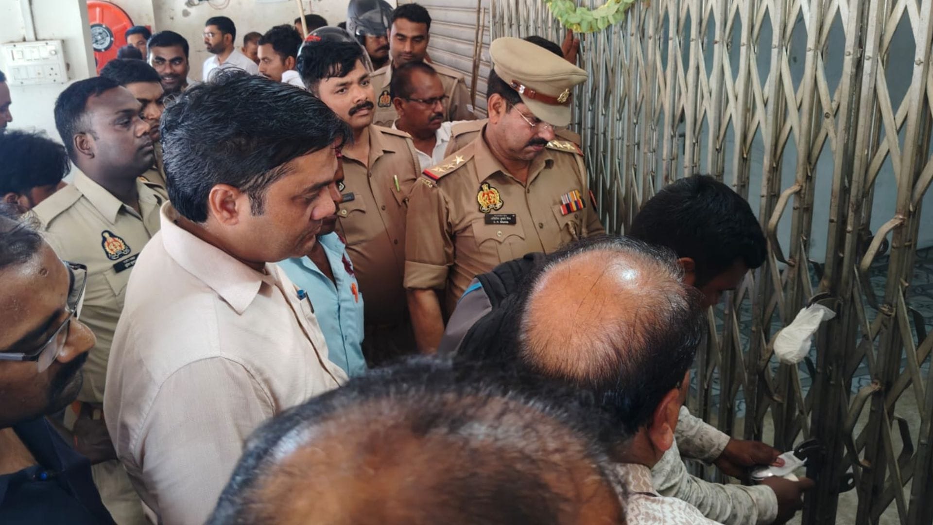 ASHA worker dies after childbirth hospital sealed twice doctor flees leaving body OT table newborn safe