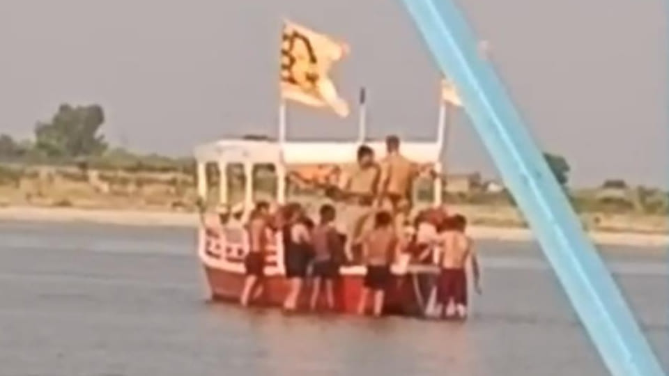 Kanpur: Delivery Boy Drowns at Parmat Ghat; Two Friends Rescued