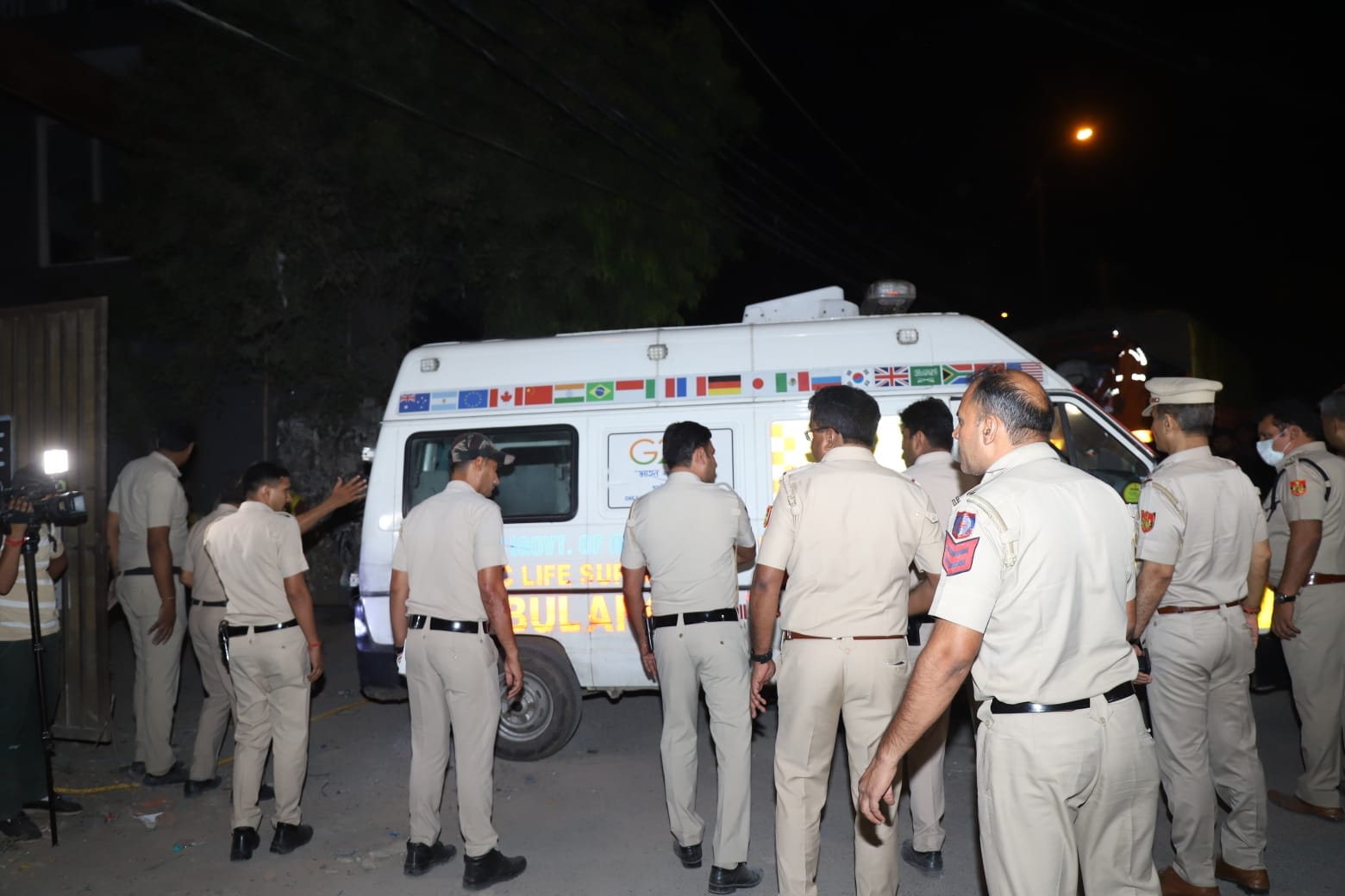 Saket Building Collapse 100 Trapped Students Eating in Canteen at Time of Incident