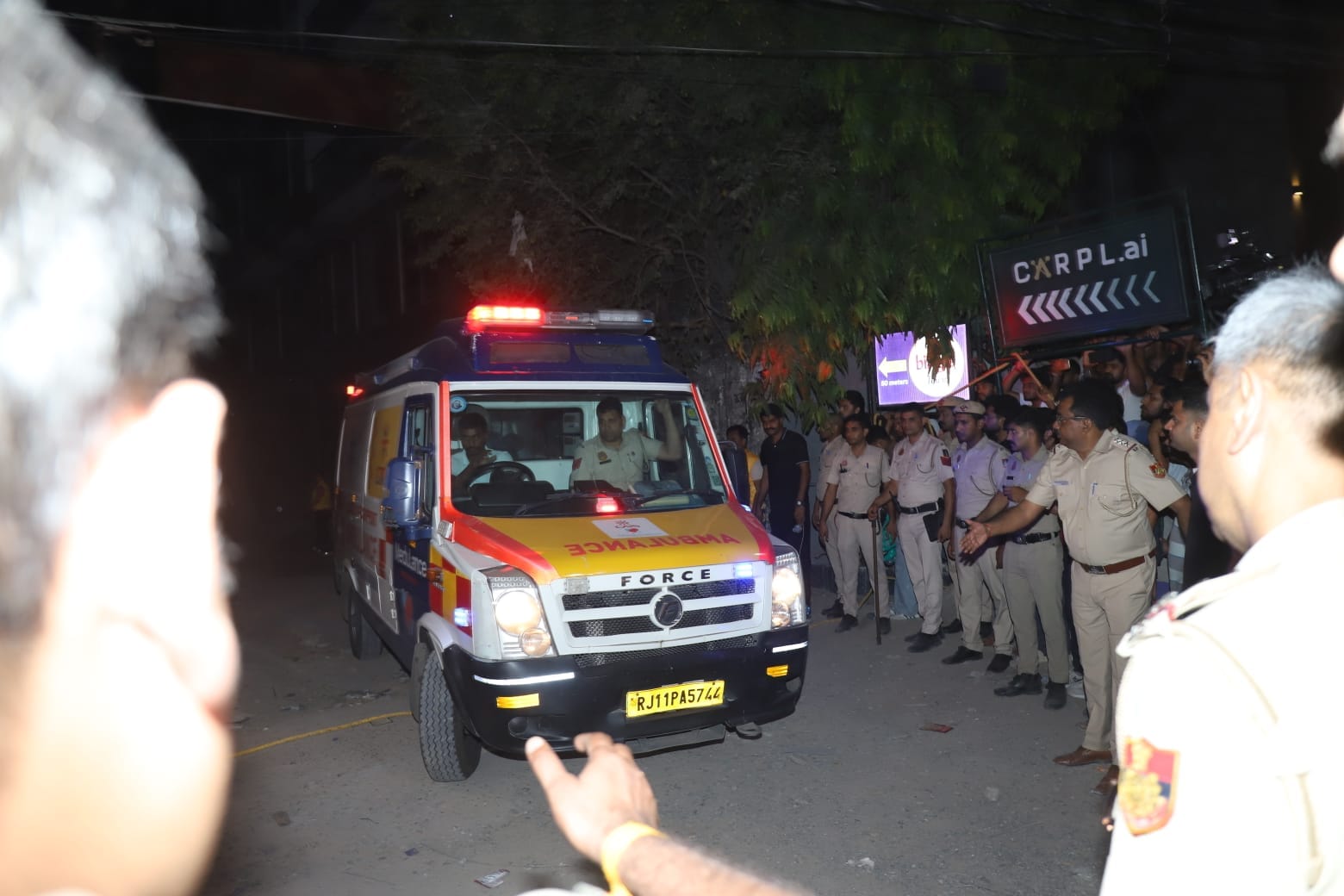 Saket Building Collapse 100 Trapped Students Eating in Canteen at Time of Incident