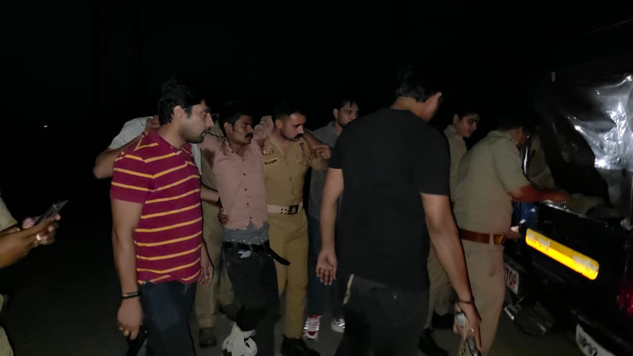 Orai Mangalsutra snatched from elderly woman shot in leg during police encounter sent to hospital