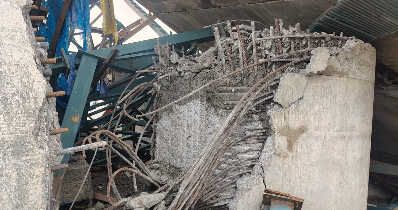Hamirpur Bridge Tragedy Jump down certain death stay up face reaper Workers night spent stranded on pillar