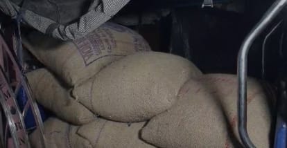 Government wheat theft busted outside CWC warehouse in Hardoi