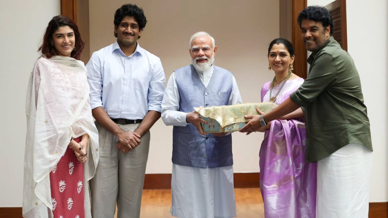 Kushboo Sundar Meeting With Prime Minister Narendra Modi Gave Invitation for Daughter Wedding