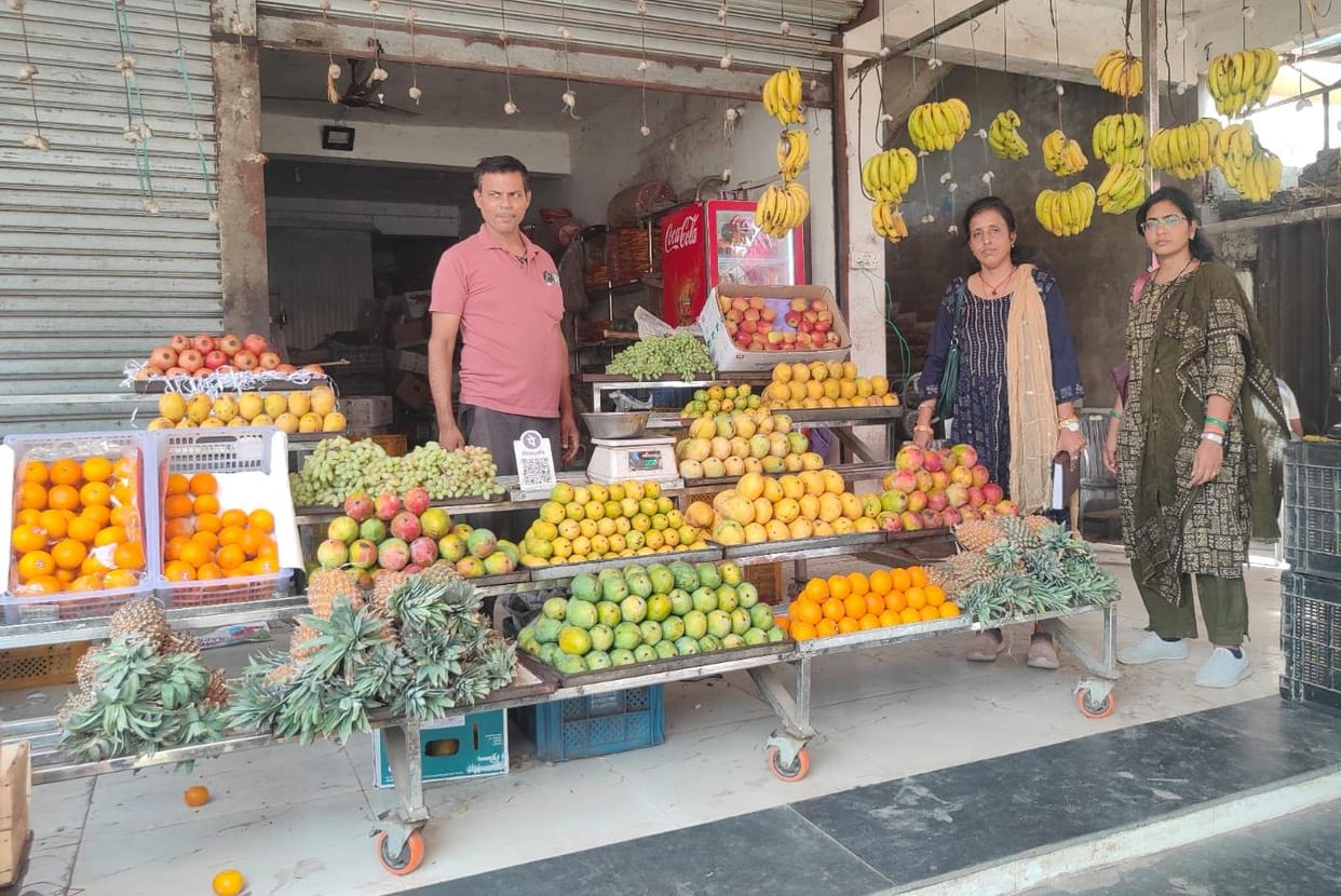 Food Department Action in CG: Raid on Fruit Shops in Korea