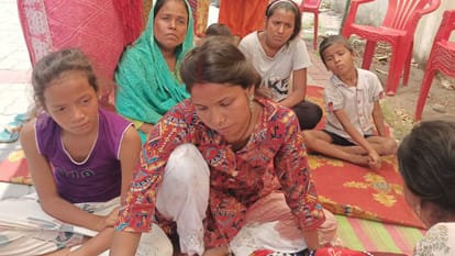 UP: Major Tragedy in Lucknow—Innocent Child Dies After Gate of 'Bachpan Day Care' Center Collapses; Mother Sit