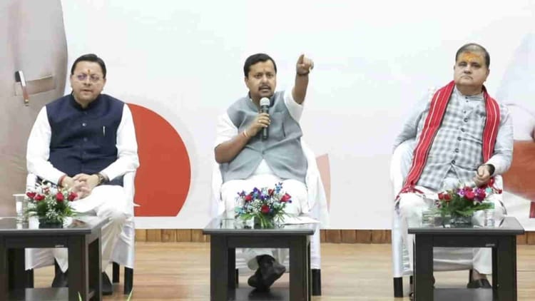 BJP अध्यक्ष का उत्तराखंड प्रवास: टपकेश्वर मंदिर में किए दर्शन, बूथ अध्यक्ष के घर पहुंचे, फिर युवाओं से संवाद