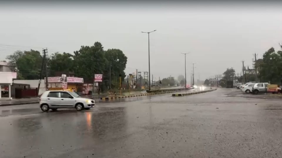 Weather changes in Punjab Temperature drops following morning rain alert for hailstorms and strong winds