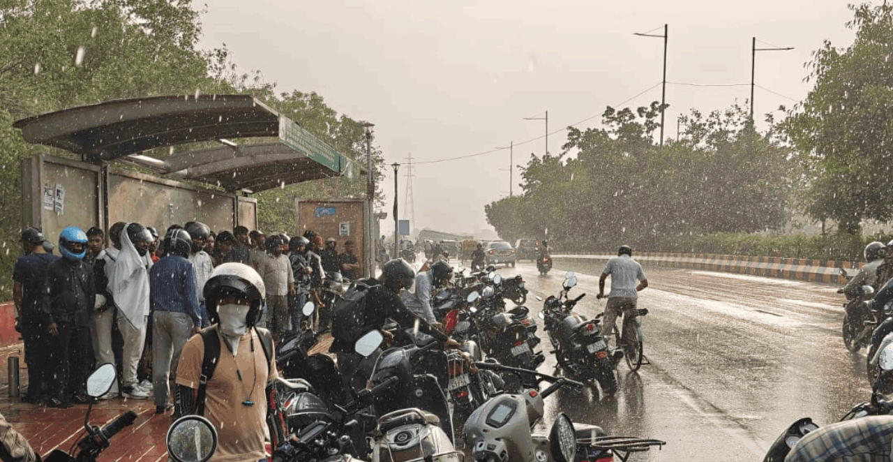 Delhi NCR Weather Forecast Today: Dust Storm and Rain in Delhi Noida Gurugram Nautapa Strong Winds