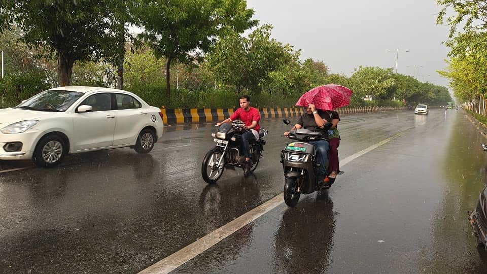 delhi weather news in hindi delhi temperature two day rain alert