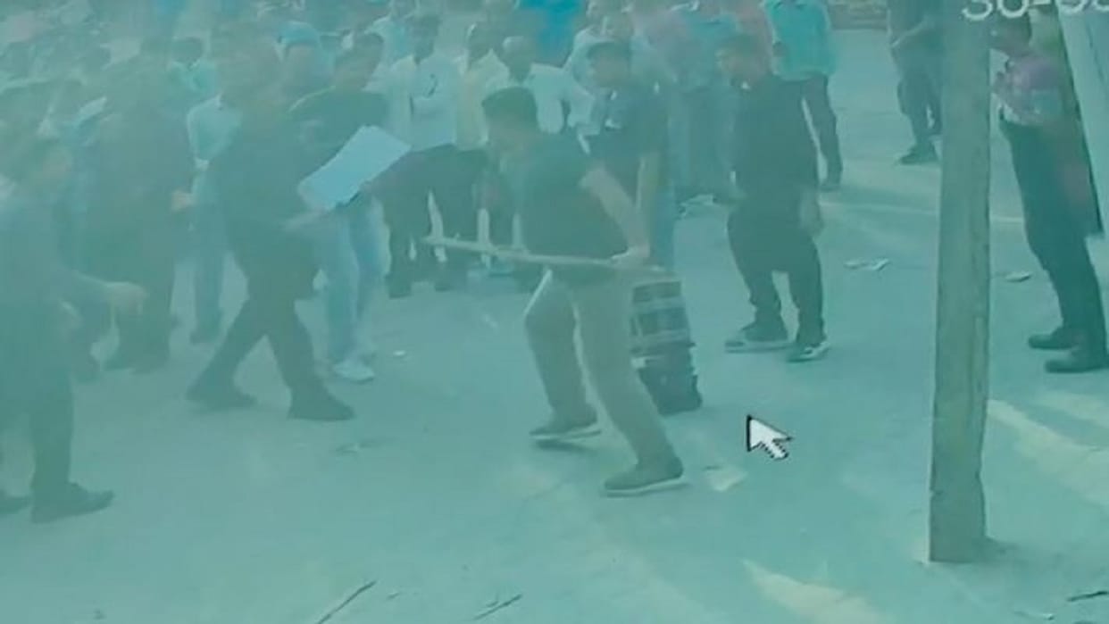 Worker Enraged After Being Fired from Factory Beats Foreman with a Stick in Bareilly