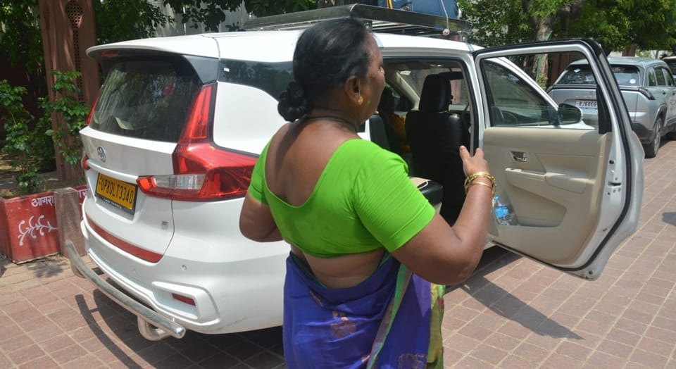 Chain Snatchers Split Loot After Robbing Tourist Near Taj Mahal, Arrested After Encounter
