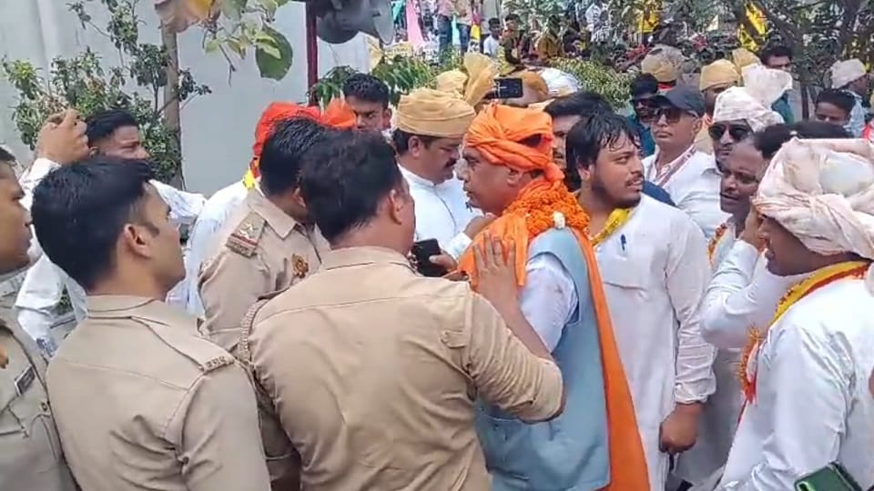 Uproar at Ahilyabai Holkar Jayanti Samaraoh