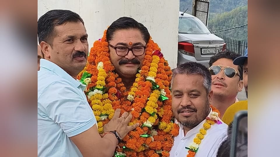 Tehri  Narendra Nagar Nikay Chunav Setback for Congress and BJP Candidate Elected Uncontested for President
