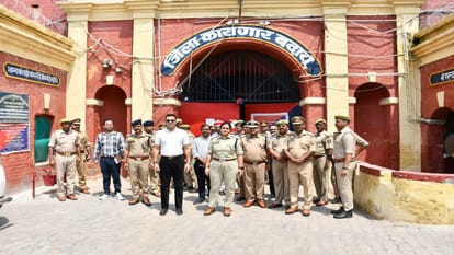 डीएम और एसएसपी ने किया जेल का निरीक्षण।