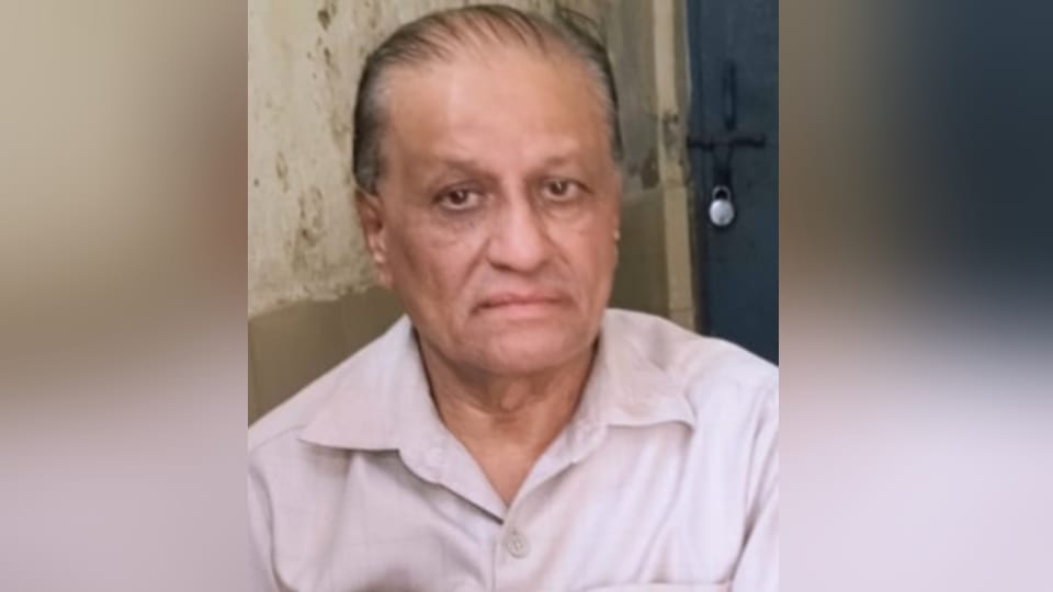 Bijnor: Fake vigilance officer caught in Najibabad-Link Express, was taking facilities by dominating the staff
