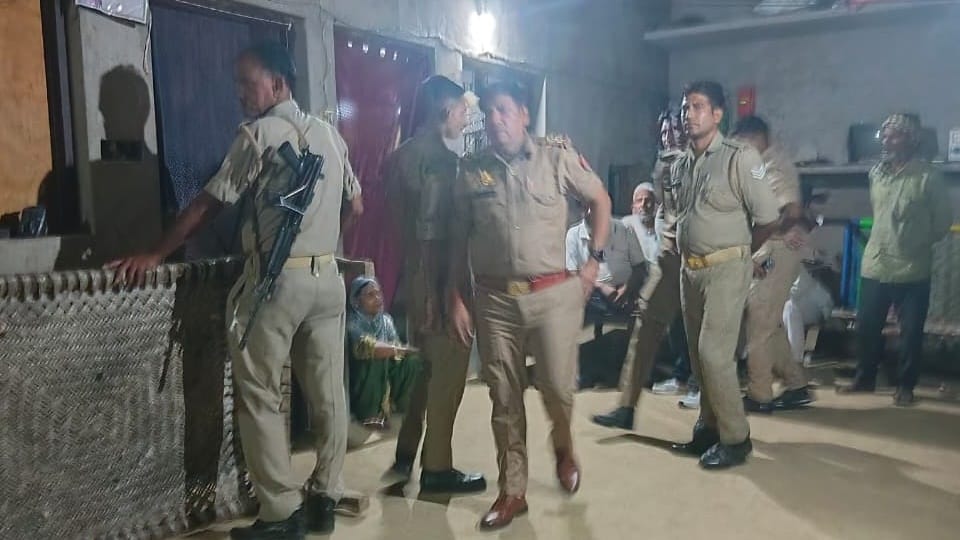 Mechanic Commits Suicide in Moradabad Police Recover Video from Mobile Phone