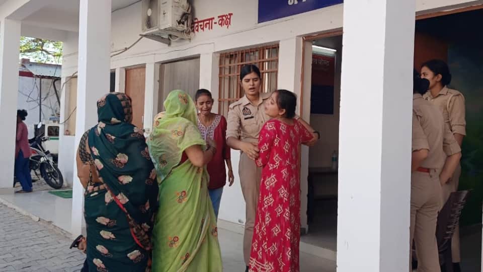 innocent child murder by being slammed onto ground eight times in 27 seconds In Firozabad see CCTV footage