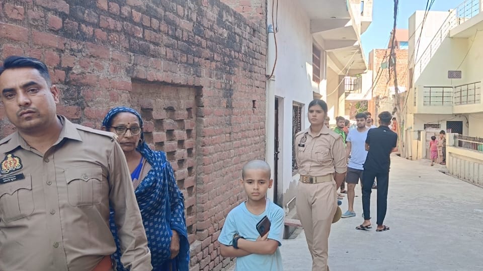 innocent child murder by being slammed onto ground eight times in 27 seconds In Firozabad see CCTV footage