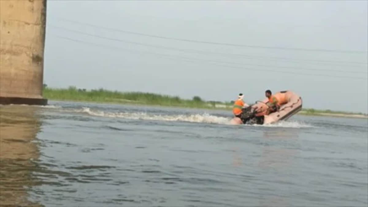 gopalganj gandak nadi naav hadsa annaya kumari shav baramad sdrf rescue bihar news