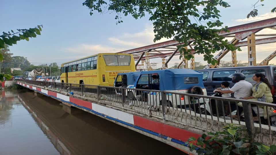 Haridwar: Weekend and Purnima Bath Lead to Massive Traffic Jams Even Walking Becomes Difficult