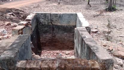 Lalitpur: Water crisis deepens in the forest, broken tanks expose the claims of the officials.