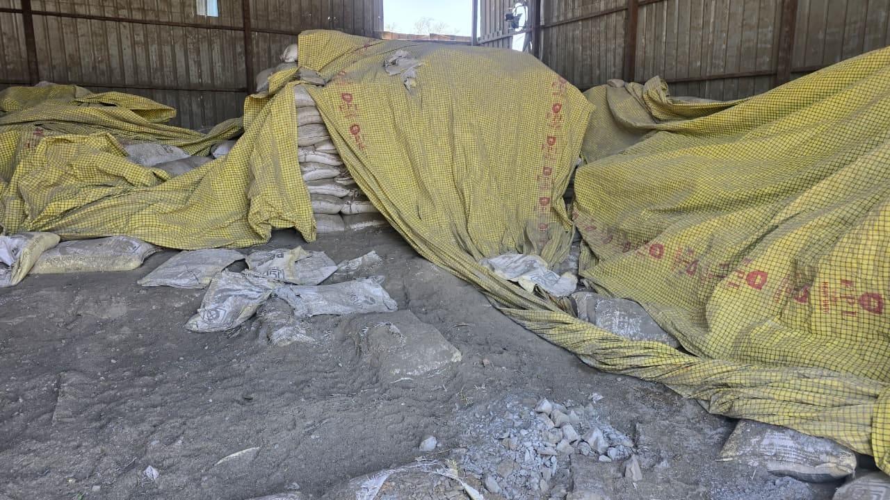 Hamirpur Betwa Tragedy overturned water pots  hold no thirst machinery lies flattened laborers stand helpless