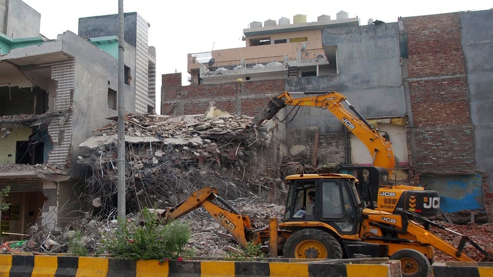 Saket Building Collapse How this happen real reason of accident six people died