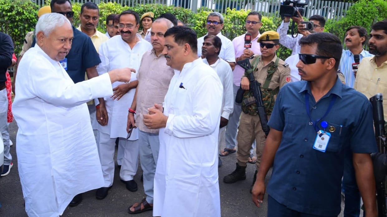 Nitish Kumar summons Sanjay Jha after meeting with Vijay Chaudhary jdu party patna Bihar News