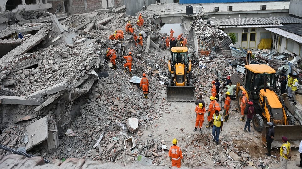 Saket Building Collapse How this happen real reason of accident six people died