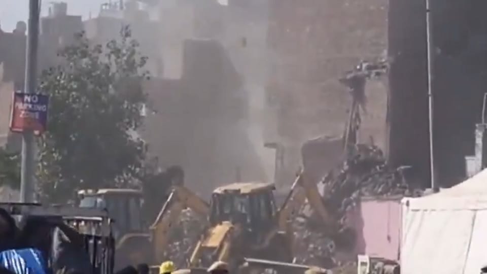 Bulldozer rolls over encroachments in Shalimar Bagh