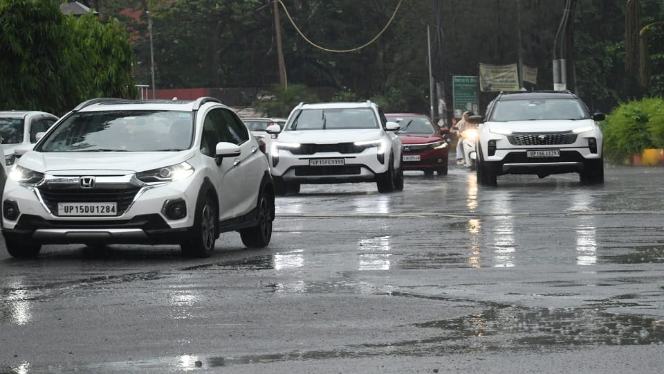West UP Weather: Drizzle Brings Temperature Drop, Relief From Heat and Boost for Kharif Crops