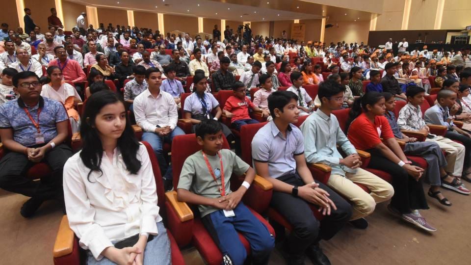 Meritorious Students and Messages of Inspiration on One Platform full info Amar Ujala Medhavi Samman Ceremony