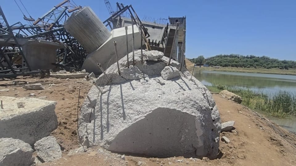 UP Bridge Collapse Mystery: Deep Foundation, Massive Reinforcement and Concrete Structure Failed