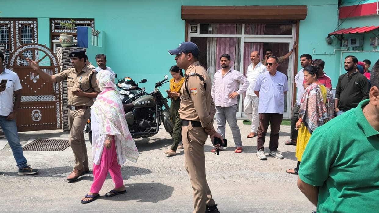 Administration Seals Illegal Jama Masjid in Thano Rishikesh Dehradun news in hindi