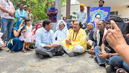 Former MP Stages Protest Over Neglect of Ambedkar Statue in Kanpur Dehat