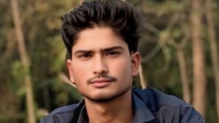 Bihar: गोपालगंज में संदिग्ध परिस्थिति में पंखे से लटका मिला BPCL कर्मी का शव, परिजनों ने जताई हत्या की आशंका