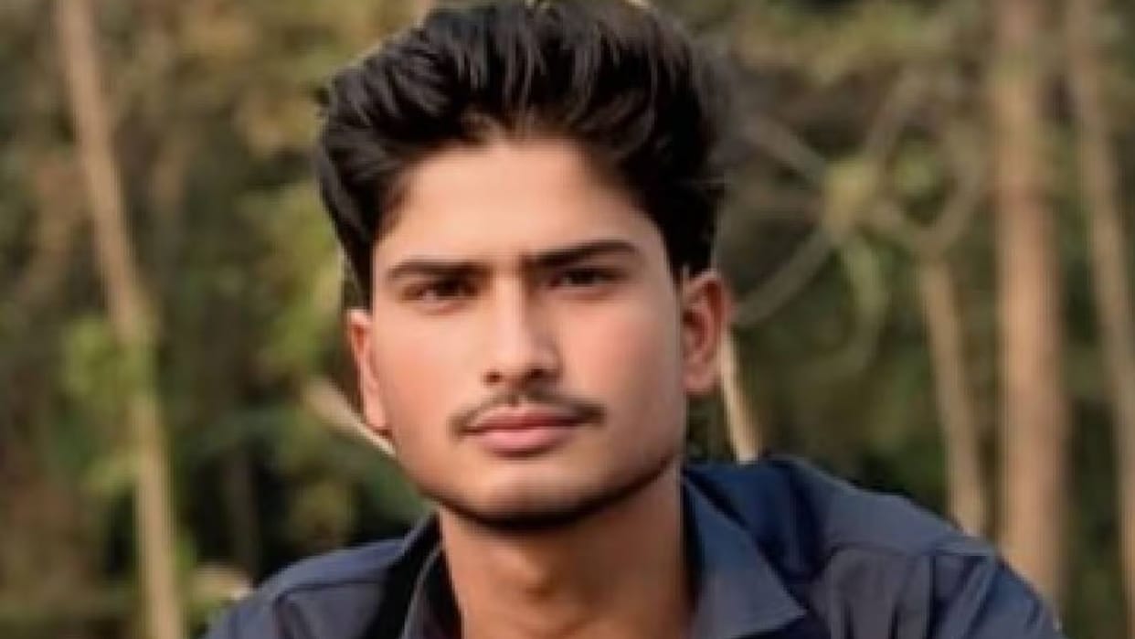 The body of a BPCL employee was found hanging in Gopalganj under suspicious circumstances bihar news