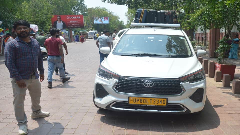 Chain Snatching Incident Near Taj Mahal High Security Zone