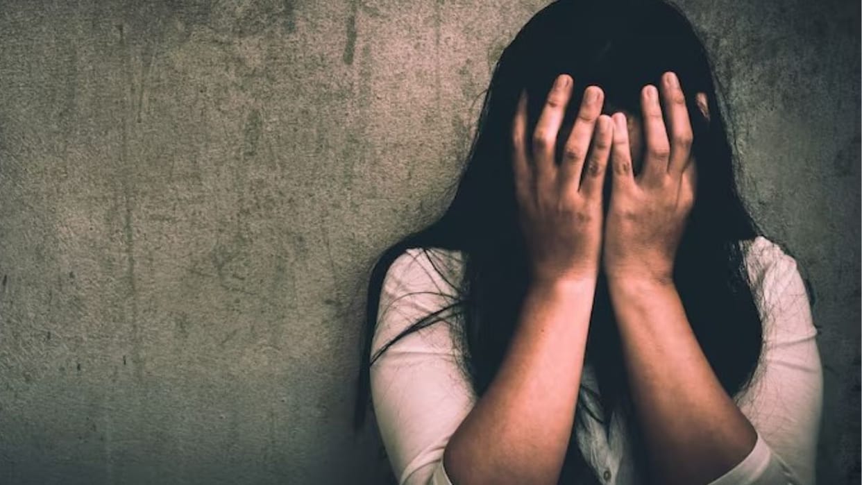 Woman abducted after being told her husband had met with an accident; physically assaulted in Kolkata.
